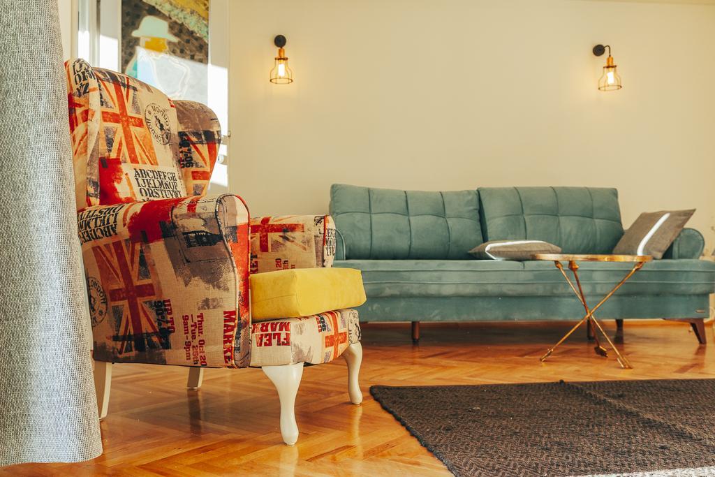 Artsy Old Town Apartment Бухарест Екстер'єр фото