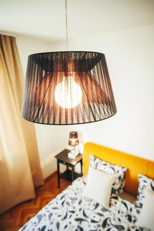 Artsy Old Town Apartment Бухарест Екстер'єр фото