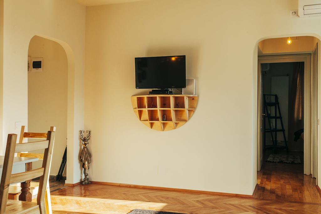 Artsy Old Town Apartment Бухарест Екстер'єр фото