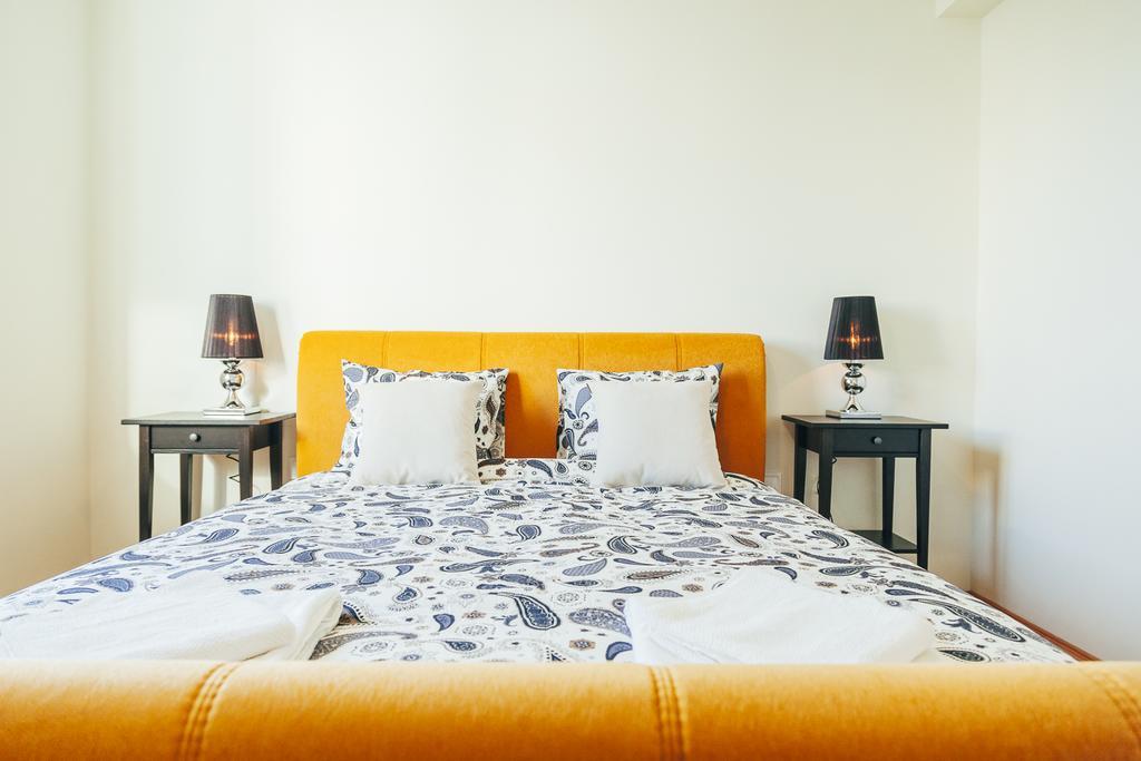 Artsy Old Town Apartment Бухарест Екстер'єр фото