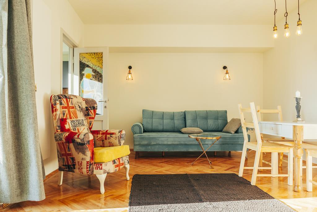 Artsy Old Town Apartment Бухарест Екстер'єр фото