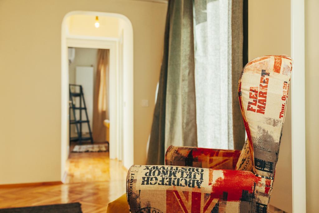 Artsy Old Town Apartment Бухарест Екстер'єр фото